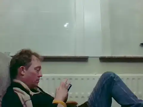 Snapshot of bertolini chatting on 02.01.25 bertolini online show from 02.01.25