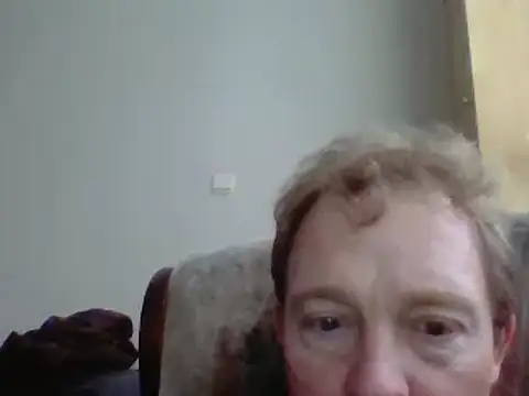 Snapshot of bertolini chatting on 02.23.25 bertolini online show from 02.23.25