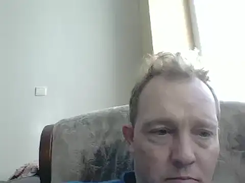 Snapshot of bertolini chatting on 03.05.25 bertolini online show from 03.05.25