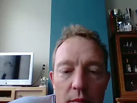 Snapshot of bertolini chatting on 03.10.25 bertolini online show from 03.10.25