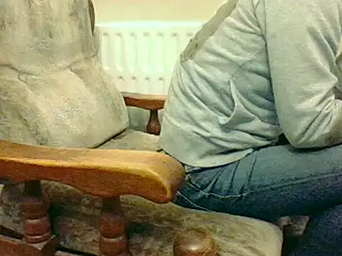 Snapshot of bertolini chatting on 03.15.25 bertolini online show from 03.15.25