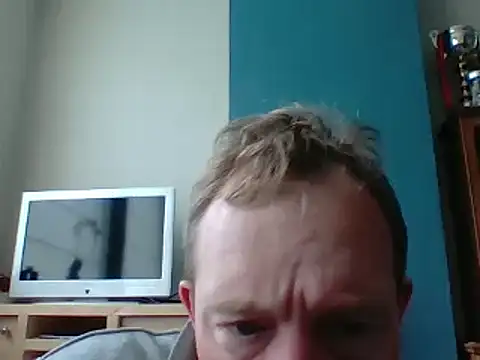 Snapshot of bertolini chatting on 03.17.25 bertolini online show from 03.17.25