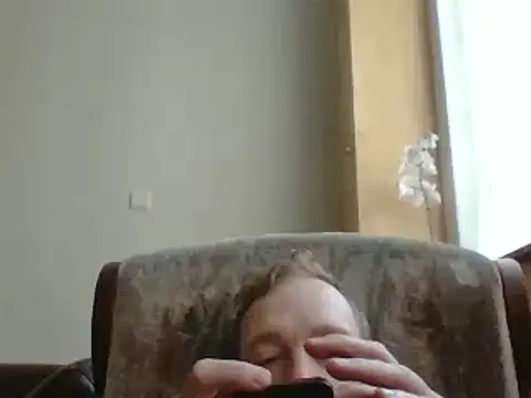 Snapshot of bertolini chatting on 03.18.25 bertolini online show from 03.18.25