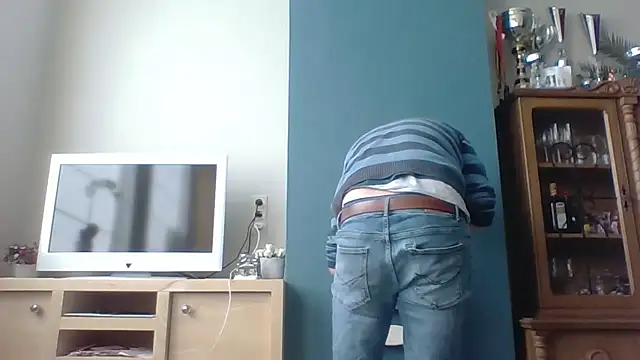 Snapshot of bertolini chatting on 10.02.25 bertolini online show from 10.02.25