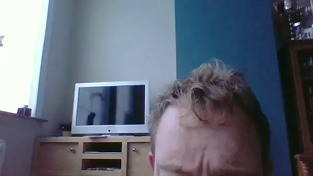 Snapshot of bertolini chatting on 10.05.25 bertolini online show from 10.05.25