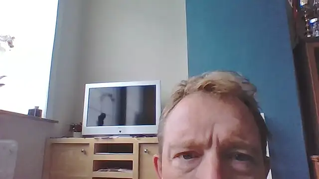 Snapshot of bertolini chatting on 10.09.25 bertolini online show from 10.09.25