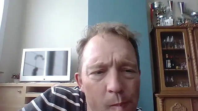 Snapshot of bertolini chatting on 10.14.25 bertolini online show from 10.14.25