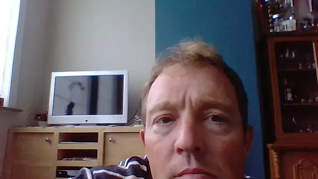 Snapshot of bertolini chatting on 10.15.25 bertolini online show from 10.15.25