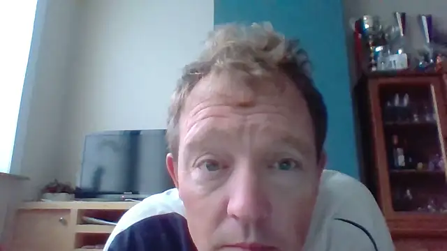 Snapshot of bertolini chatting on 10.25.25 bertolini online show from 10.25.25