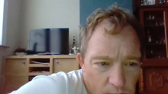 Snapshot of bertolini chatting on 11.01.25 bertolini online show from 11.01.25