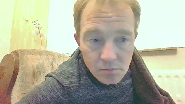 Snapshot of bertolini chatting on 11.02.25 bertolini online show from 11.02.25