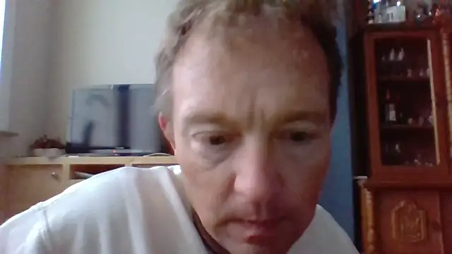 Snapshot of bertolini chatting on 11.06.25 bertolini online show from 11.06.25