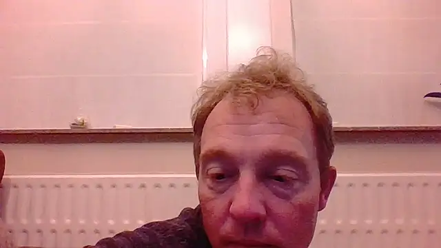 Snapshot of bertolini chatting on 11.07.25 bertolini online show from 11.07.25