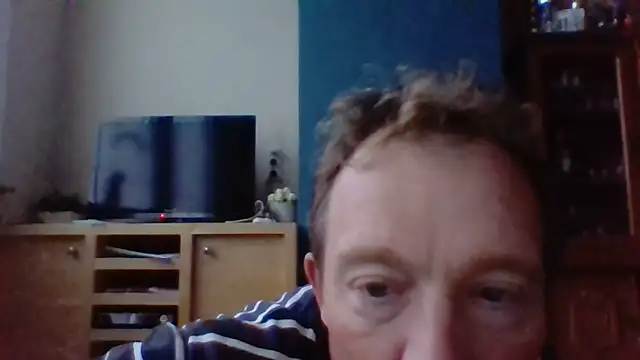 Snapshot of bertolini chatting on 11.10.25 bertolini online show from 11.10.25