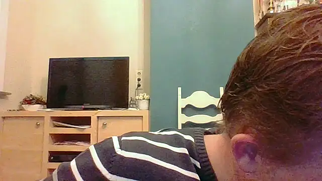 Snapshot of bertolini chatting on 11.12.25 bertolini online show from 11.12.25