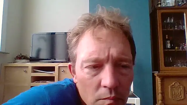 Snapshot of bertolini chatting on 11.17.25 bertolini online show from 11.17.25