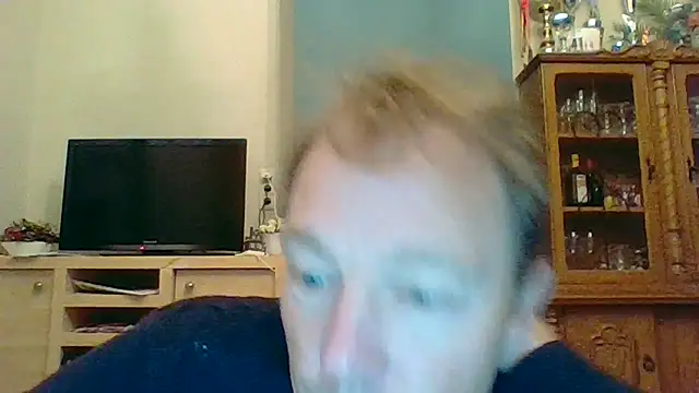 Snapshot of bertolini chatting on 11.22.25 bertolini online show from 11.22.25