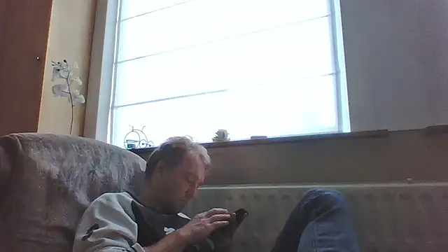 Snapshot of bertolini chatting on 11.30.25 bertolini online show from 11.30.25