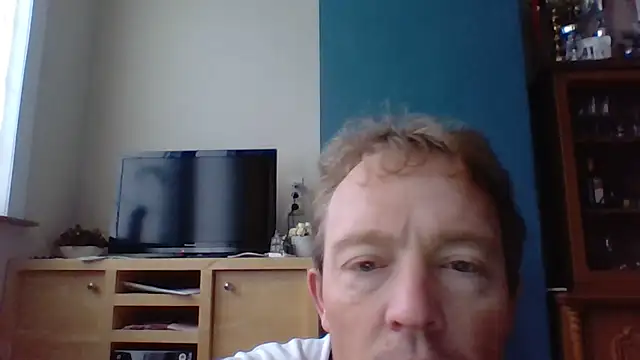 Snapshot of bertolini chatting on 12.01.25 bertolini online show from 12.01.25