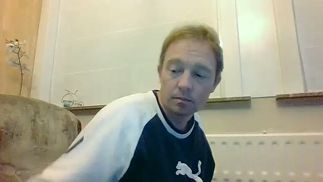 Snapshot of bertolini chatting on 12.03.25 bertolini online show from 12.03.25