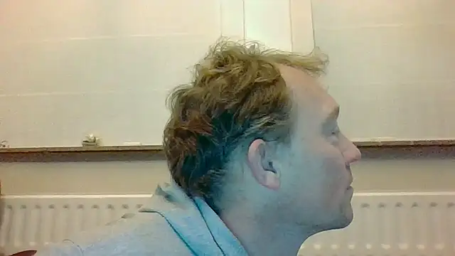 Snapshot of bertolini chatting on 12.15.25 bertolini online show from 12.15.25