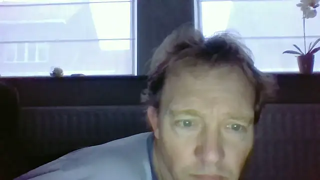 Snapshot of bertolini chatting on 01.10.26 bertolini online show from 01.10.26