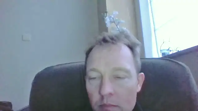 Snapshot of bertolini chatting on 02.01.26 bertolini online show from 02.01.26