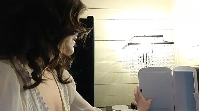 Snapshot of sexylilly69 chatting on 12.01.25 sexylilly69 online show from 12.01.25