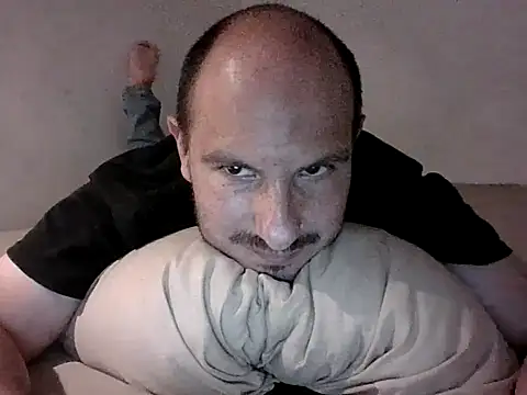 Snapshot of RR626@xh chatting on 10.20.25 RR626xh online show from 10.20.25