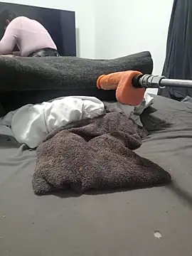 Snapshot of aprilexx chatting on 12.20.25 aprilexx online show from 12.20.25