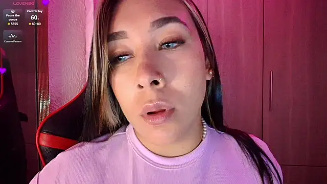 Snapshot of leahtemptation3 chatting on 04.04.26 leahtemptation3 online show from 04.04.26