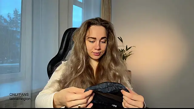 hotexclusive  online show from 11.16.25