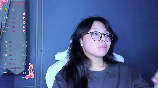 Snapshot of maydaykimmy chatting on 12.18.24 maydaykimmy online show from 12.18.24