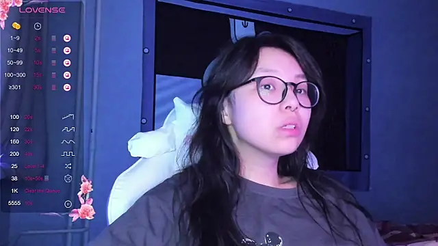 Snapshot of maydaykimmy chatting on 12.24.24 maydaykimmy online show from 12.24.24