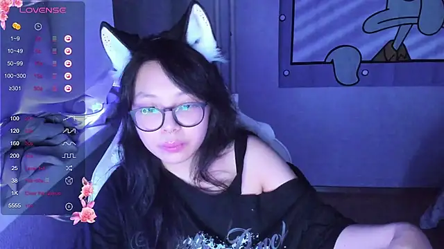 Snapshot of maydaykimmy chatting on 01.05.25 maydaykimmy online show from 01.05.25