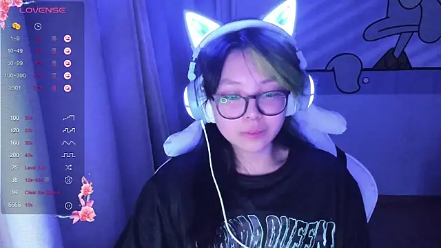 Snapshot of maydaykimmy chatting on 01.15.25 maydaykimmy online show from 01.15.25