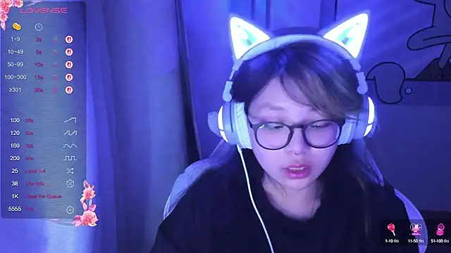 Snapshot of maydaykimmy chatting on 02.15.25 maydaykimmy online show from 02.15.25