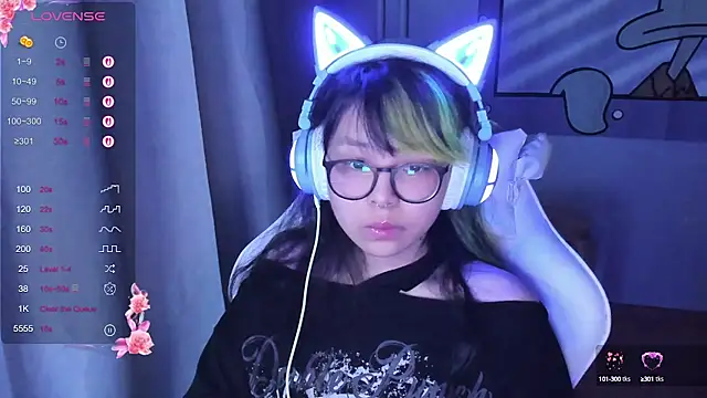 Snapshot of maydaykimmy chatting on 03.05.25 maydaykimmy online show from 03.05.25