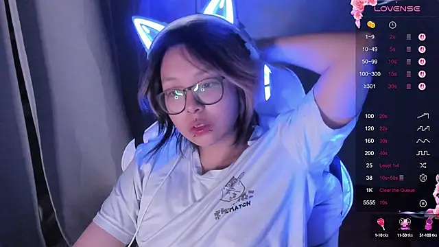 Snapshot of maydaykimmy chatting on 10.01.25 maydaykimmy online show from 10.01.25