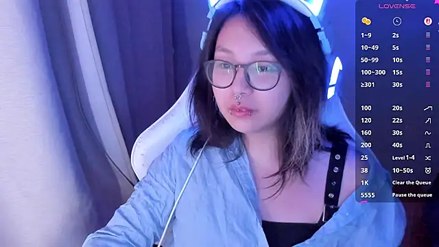 Snapshot of maydaykimmy chatting on 06.18.26 maydaykimmy online show from 06.18.26