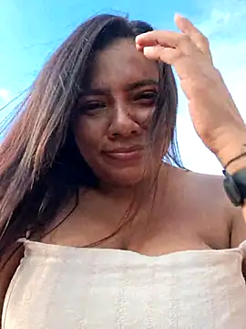 Snapshot of CanelitaPasion chatting on 10.01.25 CanelitaPasion online show from 10.01.25