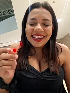 Snapshot of CanelitaPasion chatting on 10.08.25 CanelitaPasion online show from 10.08.25