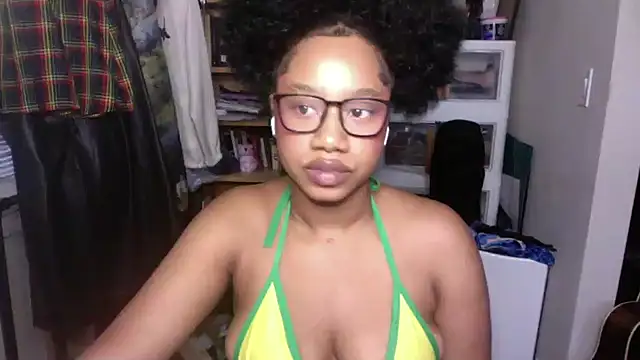 Snapshot of goddessdaisysky chatting on 09.26.25 goddessdaisysky online show from 09.26.25