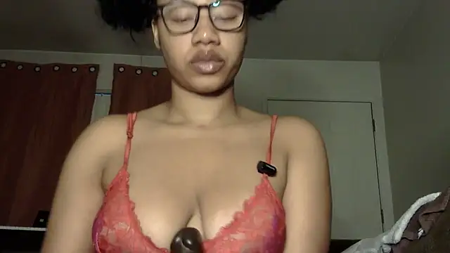 Snapshot of goddessdaisysky chatting on 11.19.25 goddessdaisysky online show from 11.19.25