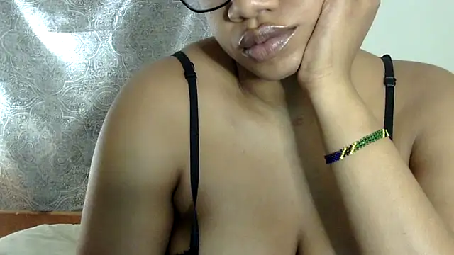 Snapshot of goddessdaisysky chatting on 11.24.25 goddessdaisysky online show from 11.24.25
