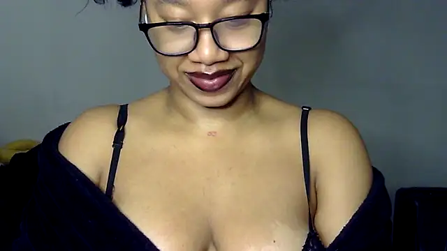 Snapshot of goddessdaisysky chatting on 12.02.25 goddessdaisysky online show from 12.02.25