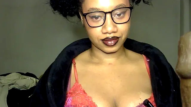 Snapshot of goddessdaisysky chatting on 12.15.25 goddessdaisysky online show from 12.15.25