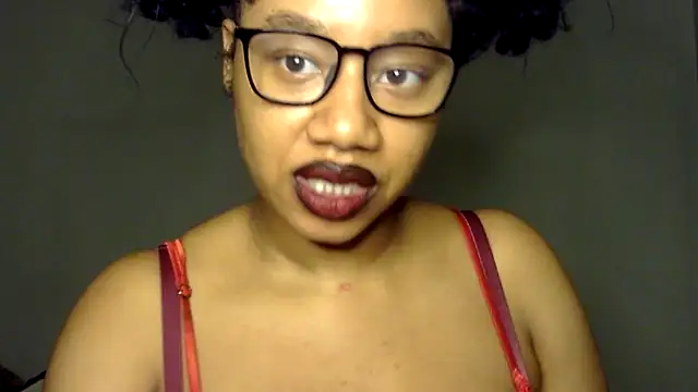 Snapshot of goddessdaisysky chatting on 12.18.25 goddessdaisysky online show from 12.18.25