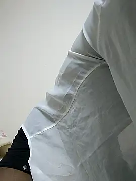 Snapshot of dmmsuzu95 chatting on 10.14.25 dmmsuzu95 online show from 10.14.25