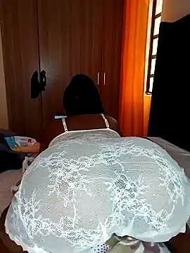 Snapshot of Bossetassy chatting on 12.22.24 Bossetassy online show from 12.22.24